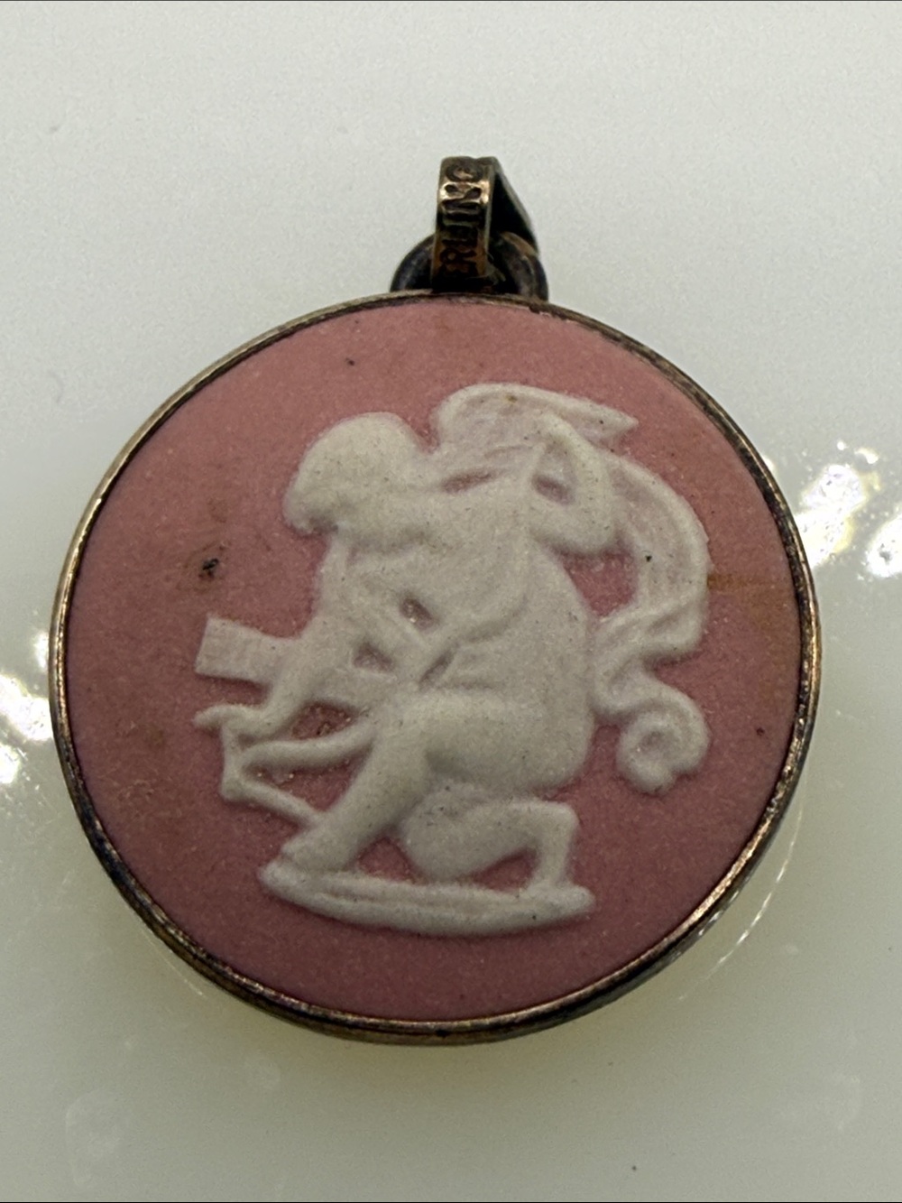 Antique sterling silver Pink lilac Wedgewood Cameo Disc Pendant charm cherub ⭐️ - Picture 2 of 16